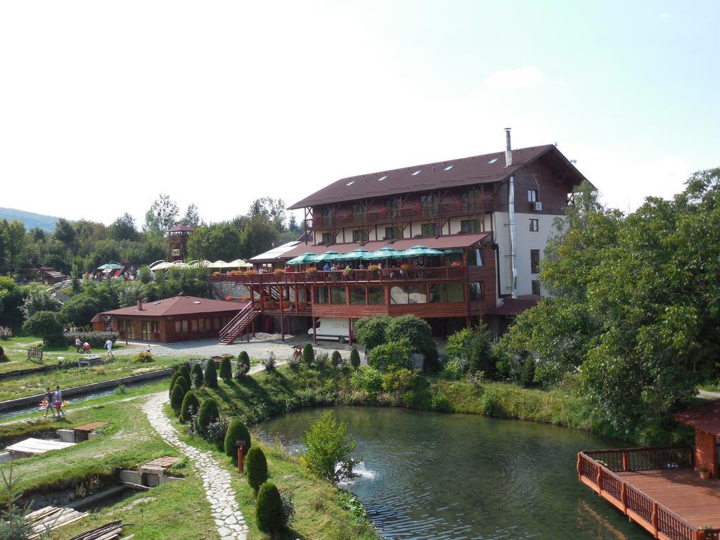 Complex Pastravaria Albota Arpaşu de Sus Dış mekan fotoğraf